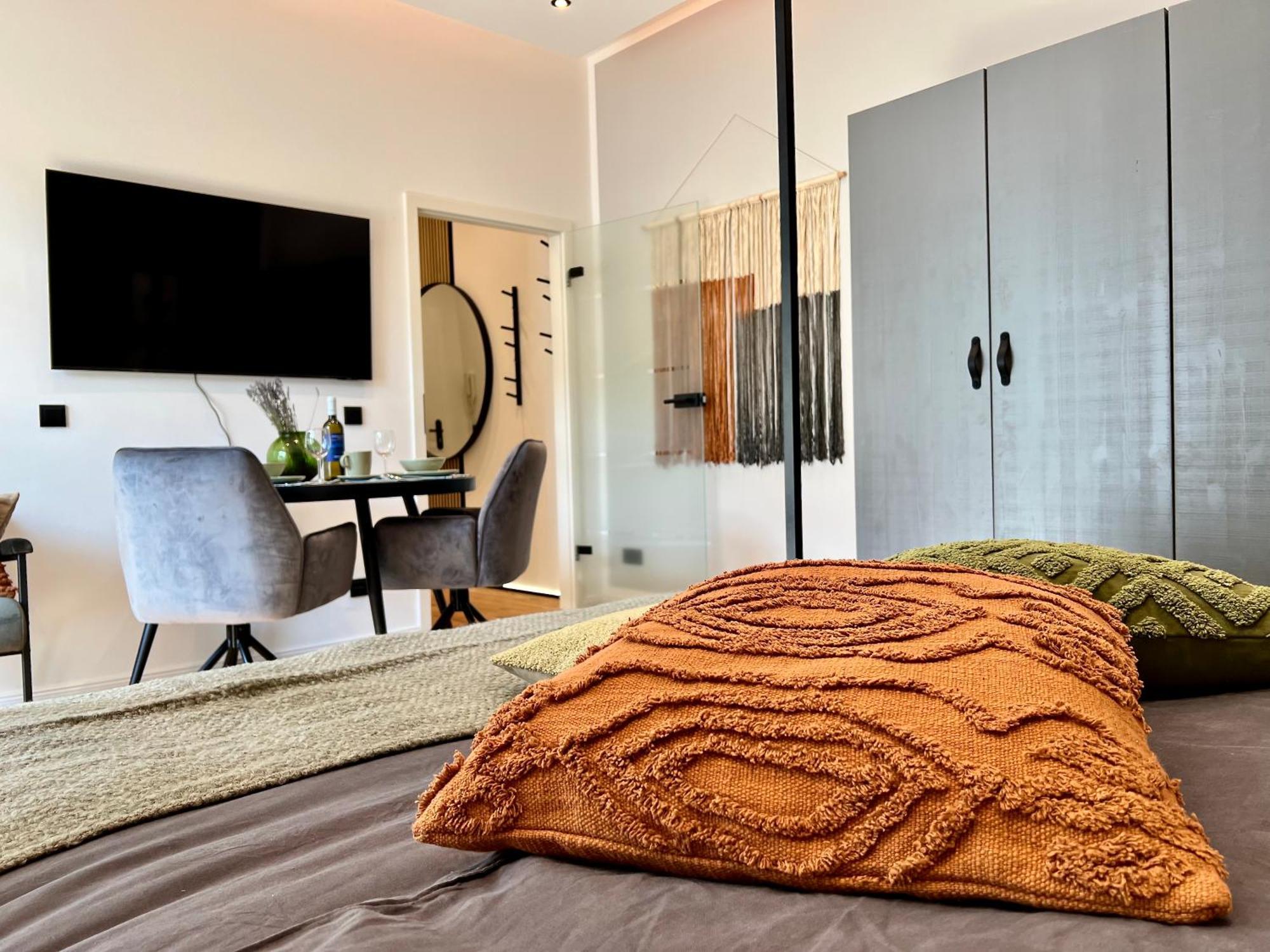 Edler Wohnraum Luxurioeses Studio Im Zentrum Mit Balkon, Kaffeevollautomat, Klima & Parkplatz اتسوكو المظهر الخارجي الصورة